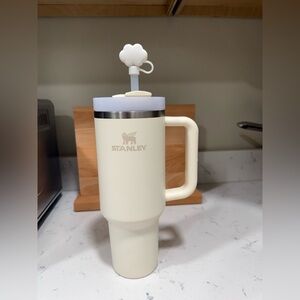 Stanley Cream 2.0 The Quencher H2.0 Flowstate Tumbler 40 oz